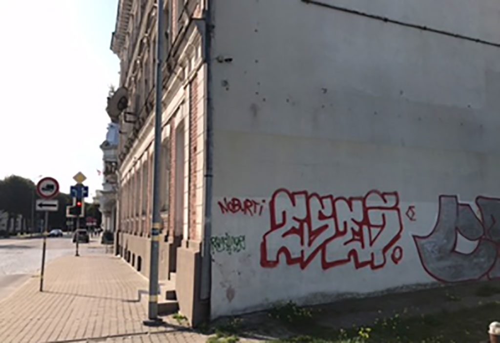 Siena Lipājā ar grafitti